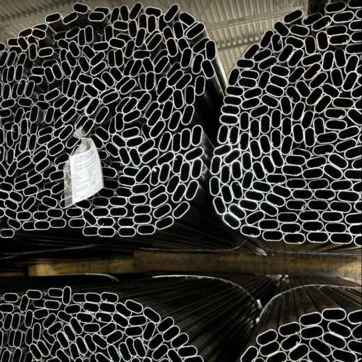 Труба электросварная прямошовная плоскоовальная 30х15х1,5